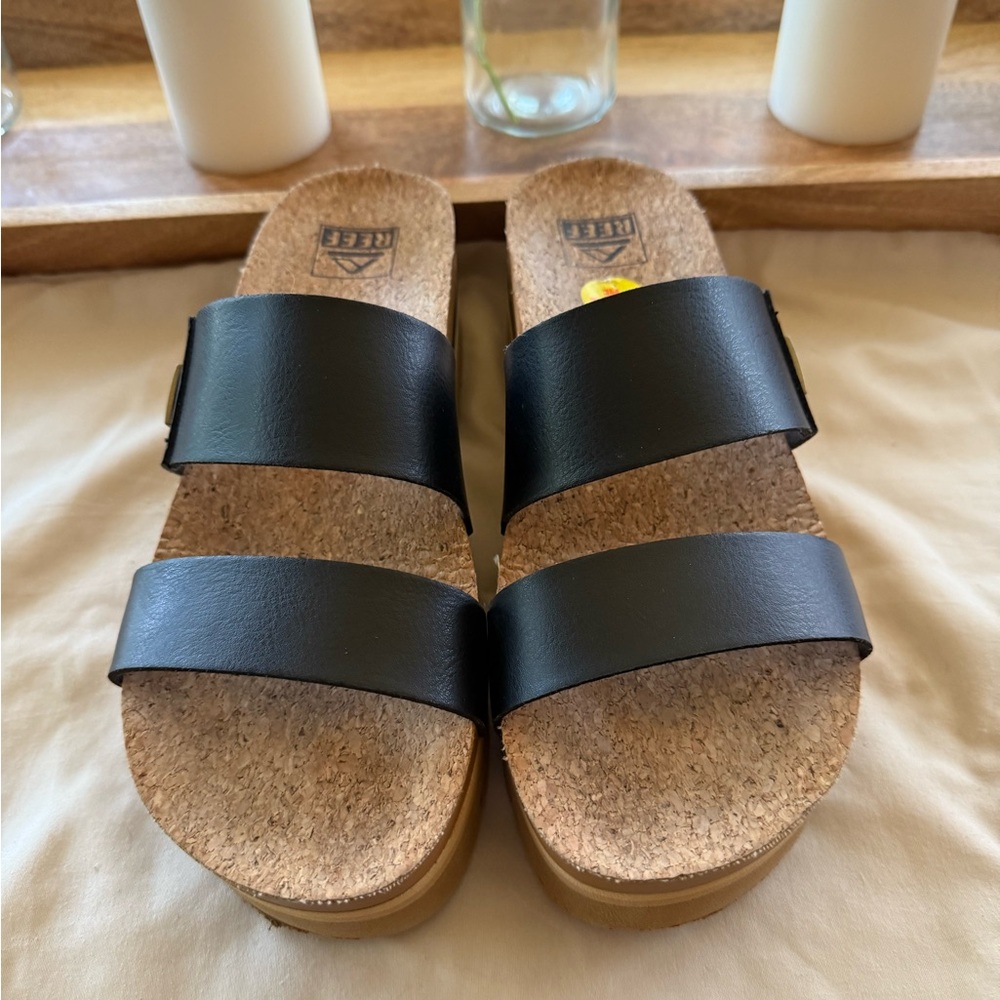 Reef Black Cushion Vista Higher Sandals Size 8. Used.